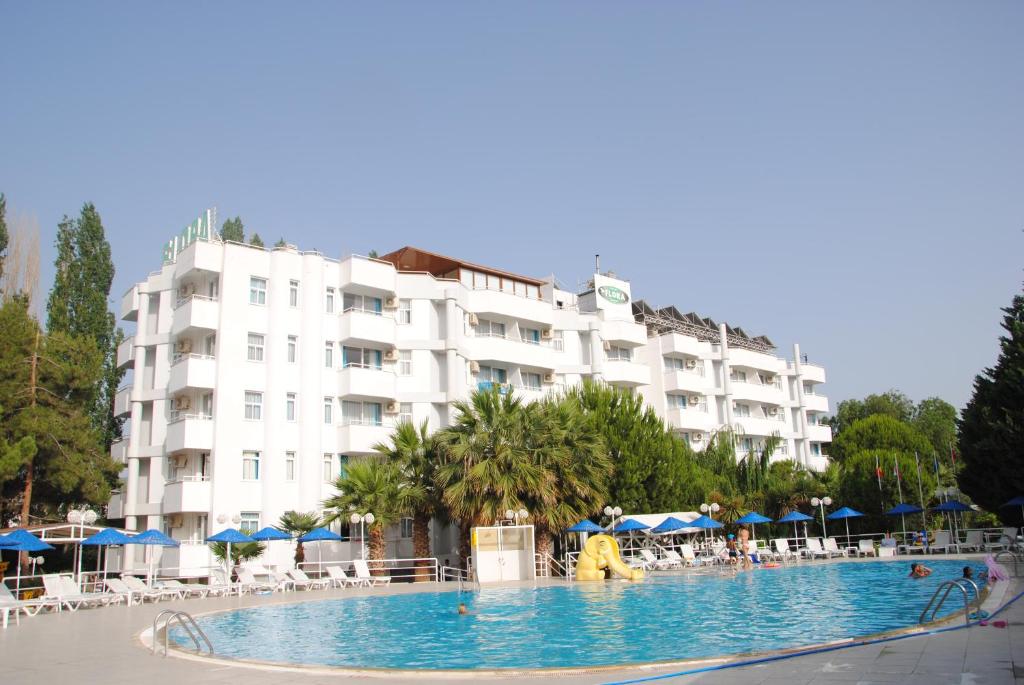 Flora Suites 3+*